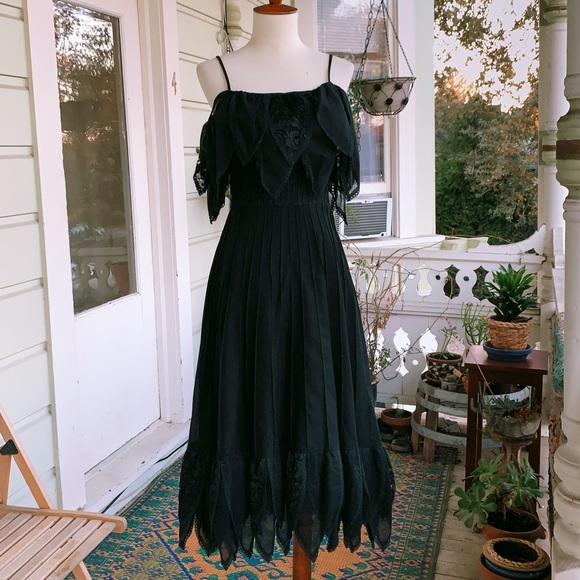 Vintage Dresses & Skirts - Vintage 70s Dell Original Pintucked Midi Dress